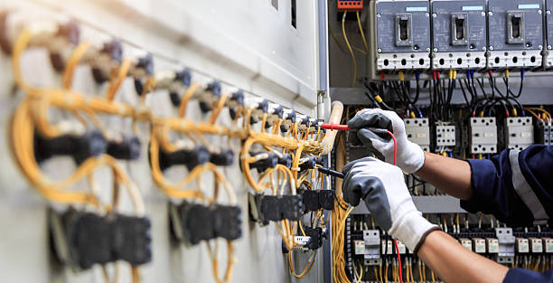 Professional Electrician technician working in Flora, IN